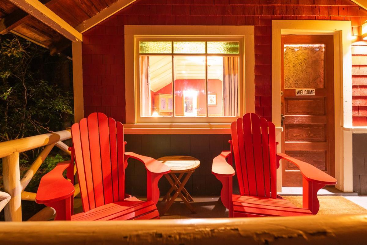 Johnston Canyon Lodge & Bungalows Castle Junction Exterior foto