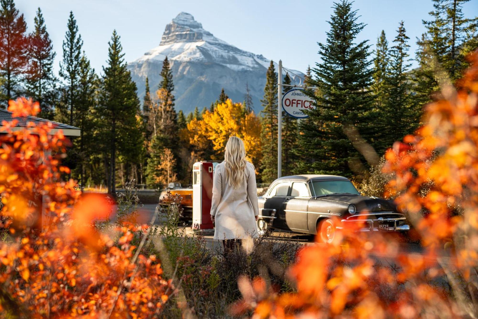 Johnston Canyon Lodge & Bungalows Castle Junction Exterior foto